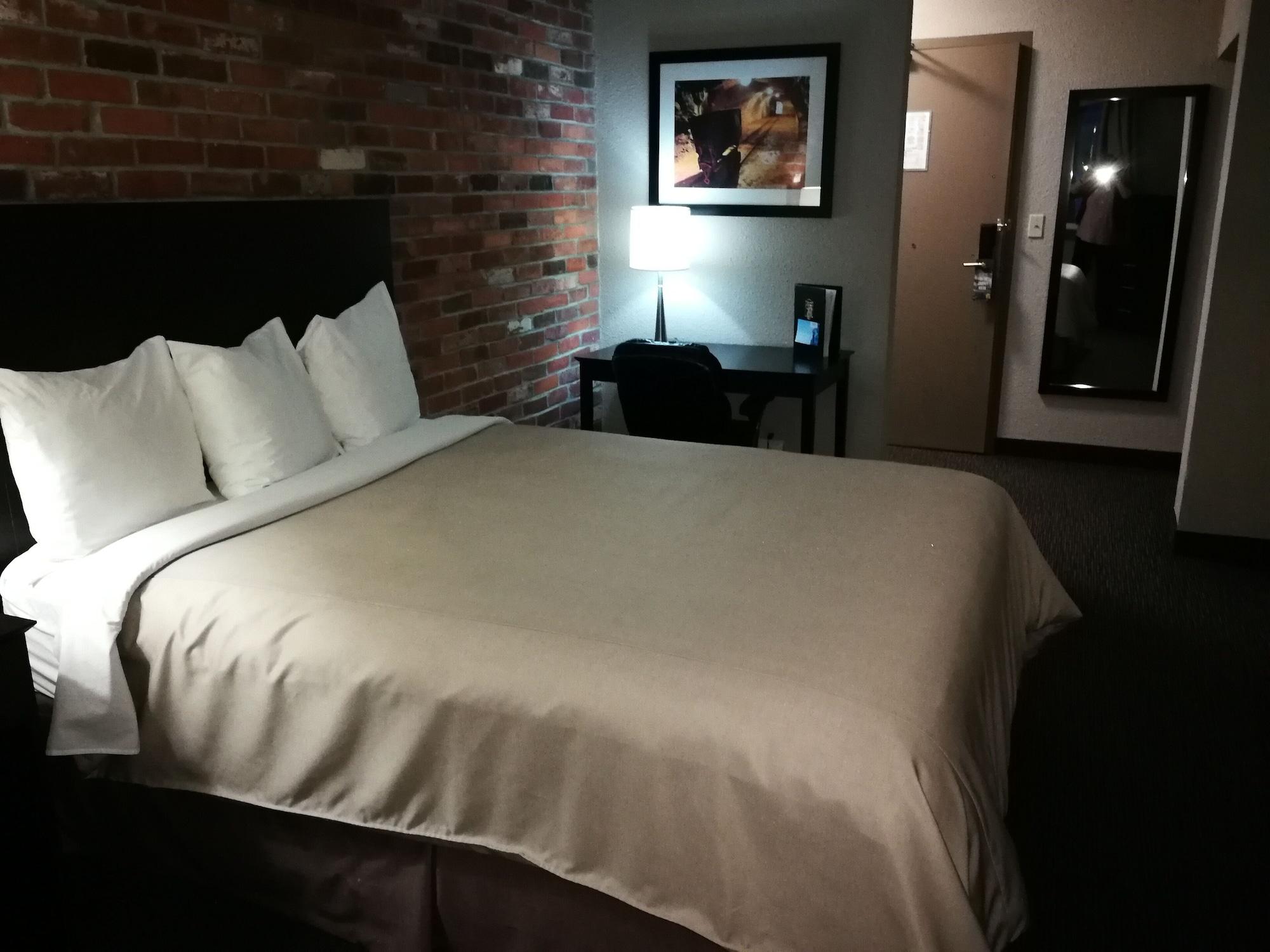 Super 8 By Wyndham Timmins On Hotel Buitenkant foto