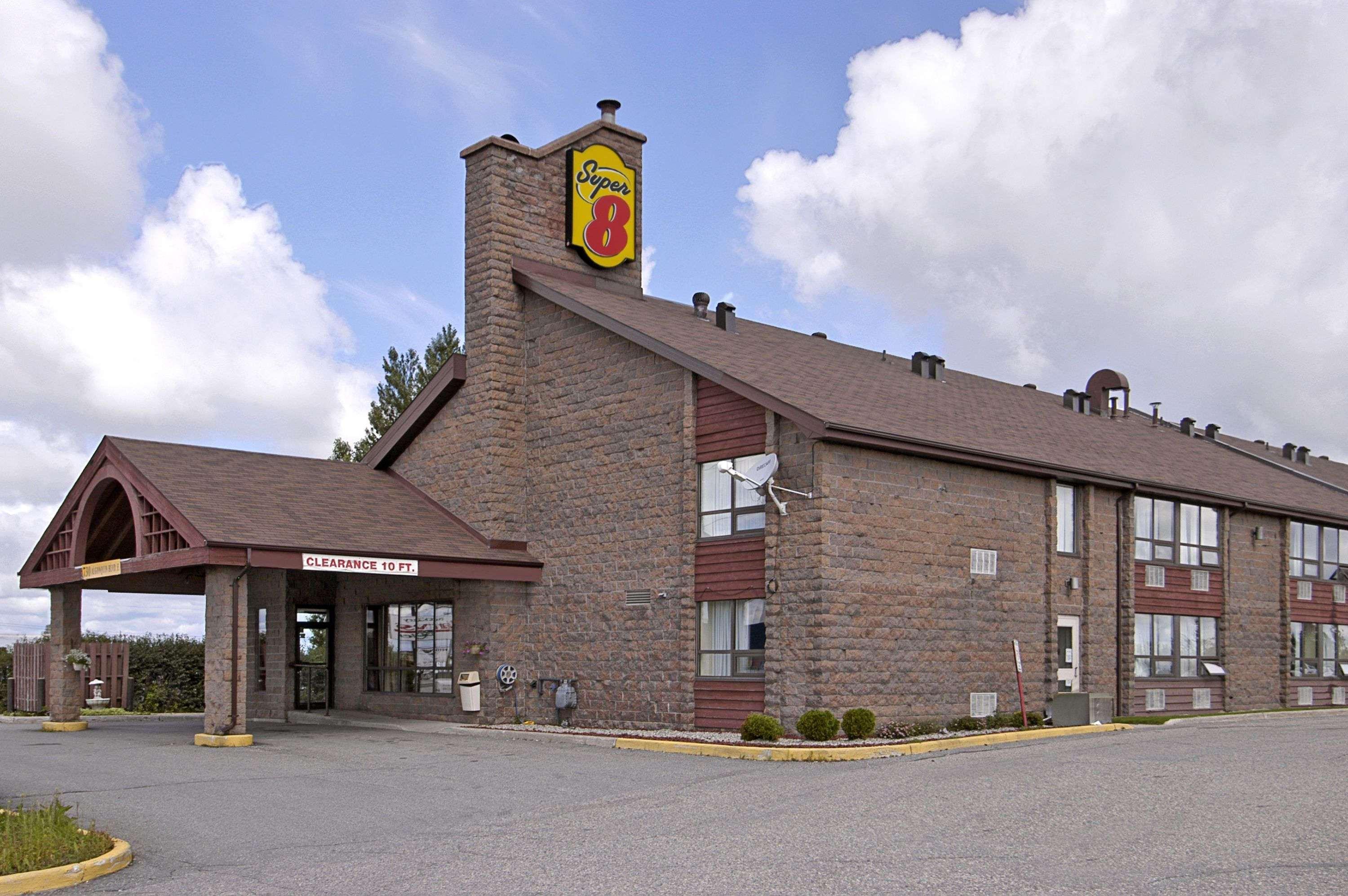 Super 8 By Wyndham Timmins On Hotel Buitenkant foto