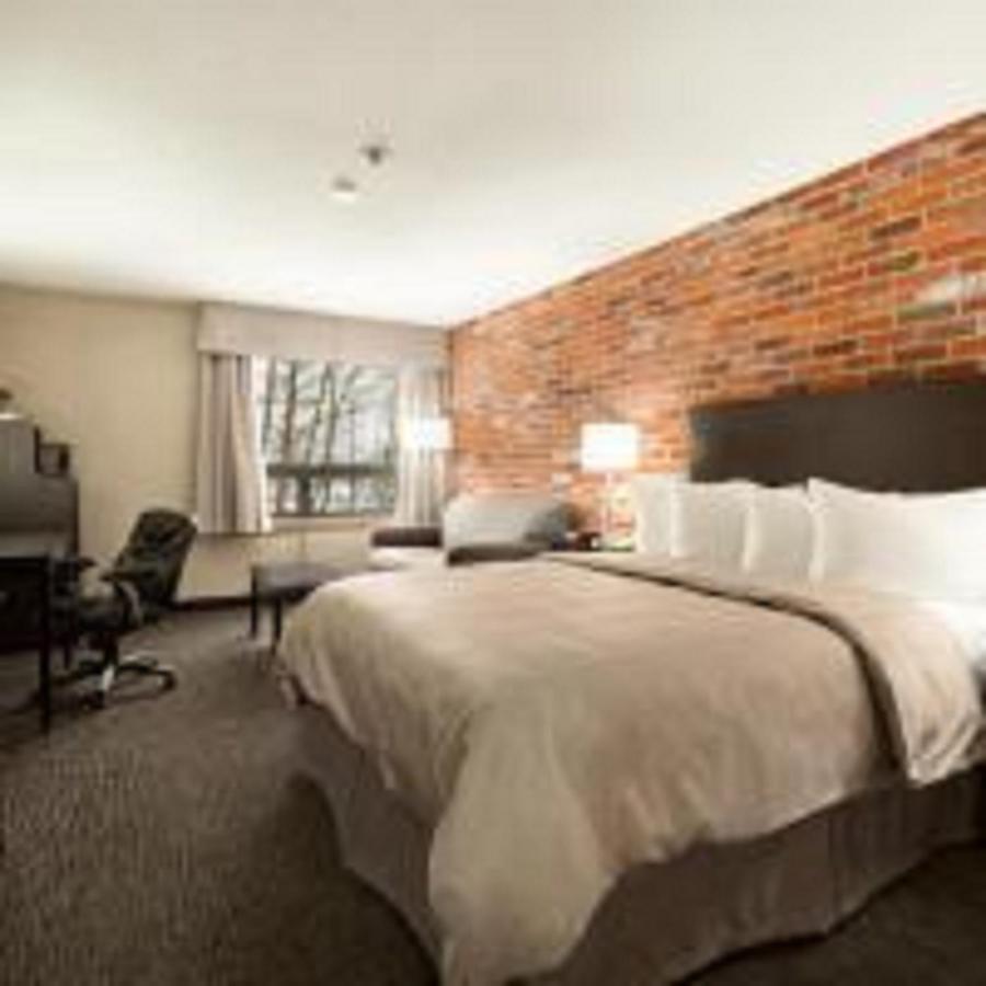 Super 8 By Wyndham Timmins On Hotel Buitenkant foto